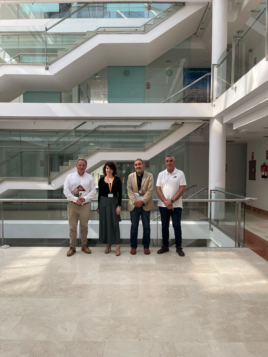 EFAMoratalaz's tweet photo. 🤝Reunión de coordinación, de nuestro jefe de estudios y director, con responsables de INDRA 🏢 para revisar la formación Dual de nuestros alumnos 🎓 

Agradecemos a Rosa María Nazaret Gómez Laguna y Ángel Sevilla García la atención y la confianza en EFA Moratalaz 😊.

@efasclm https://t.co/zesTGnxqB0