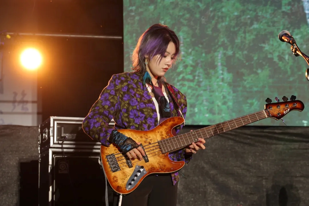 WHU_1893's tweet image. 🎶#WuhanUniversity: #RockNRoll Mode On!🎶

🎸🎹🎤Strings stirring, speakers blaring, we sing at the top of our lungs. Melody soaring, crowds igniting, we celebrate youth and passion all night long.✨

This is #WHU Rock Music Festival—let the party begin!🥳

#WHUCampus #WHUers