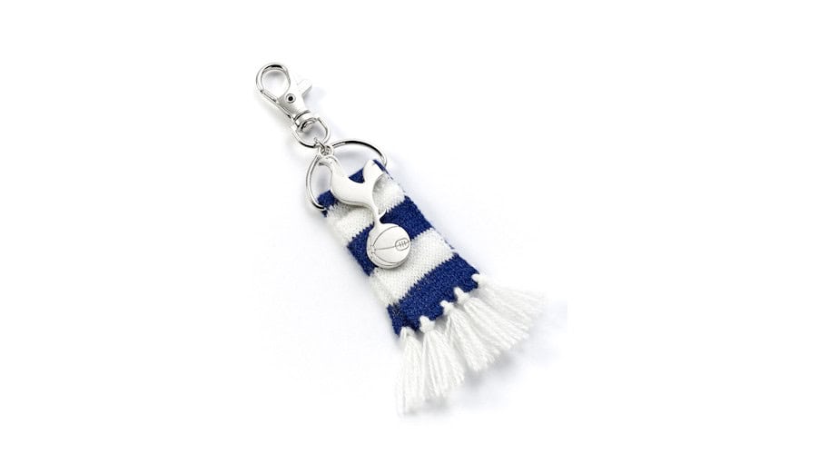 Tottenham Hotspur FC blue and white bar scarf design bag charm. With a silver Tottenham charm and lobster claw clasp.

 Official licensed product

 Approx 60mm x 30mm
 Product weight 28g
 On a backing card

Contact
Wynbury Stables
Main sports-insight.co.uk/product-counte…
