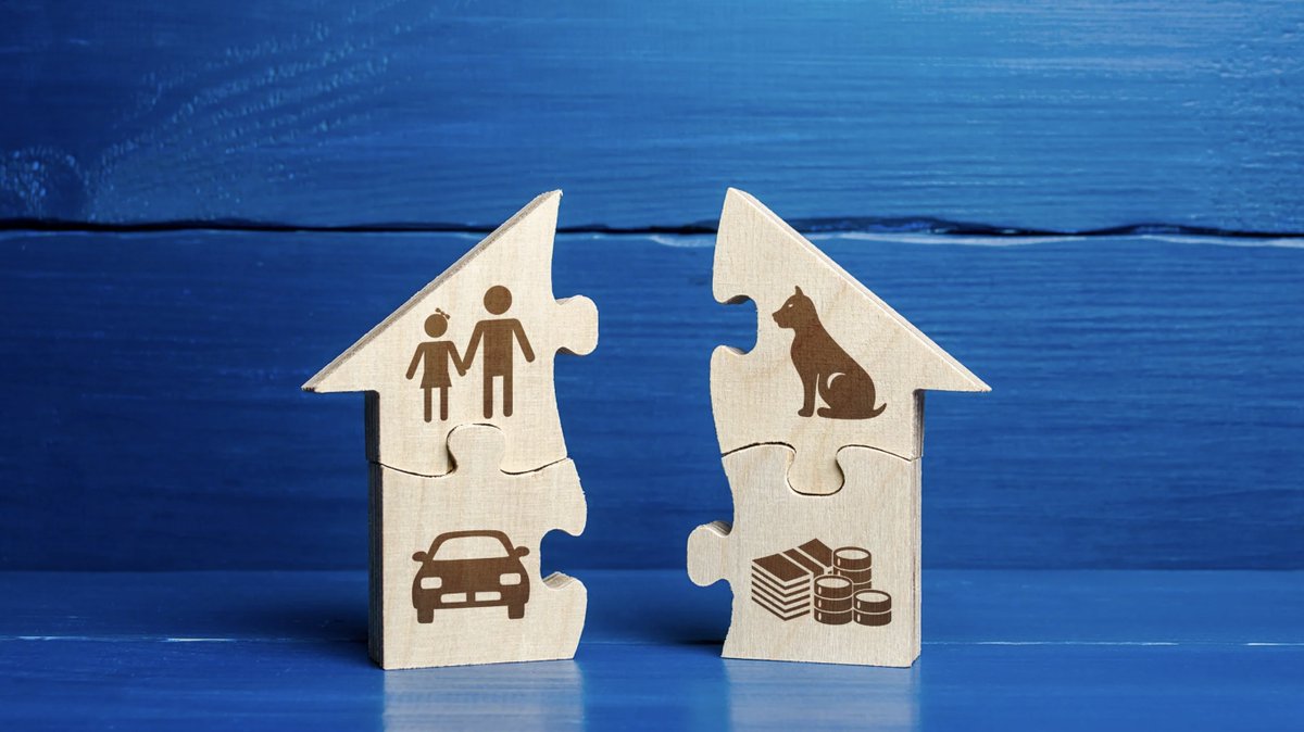 Over on the blog, Family Matrimonial Solicitor Kathy McQuillan explains why you must disclose your pension upon divorce and sets out how the courts handle pensions.

💡For everything you need to know, visit ⬇️

morecrofts.co.uk/your-pension-w…

#Divorce #Pensions #FamilyLawSolicitors