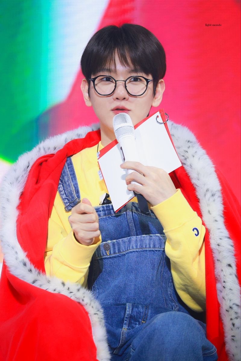 tiny exo tweet media