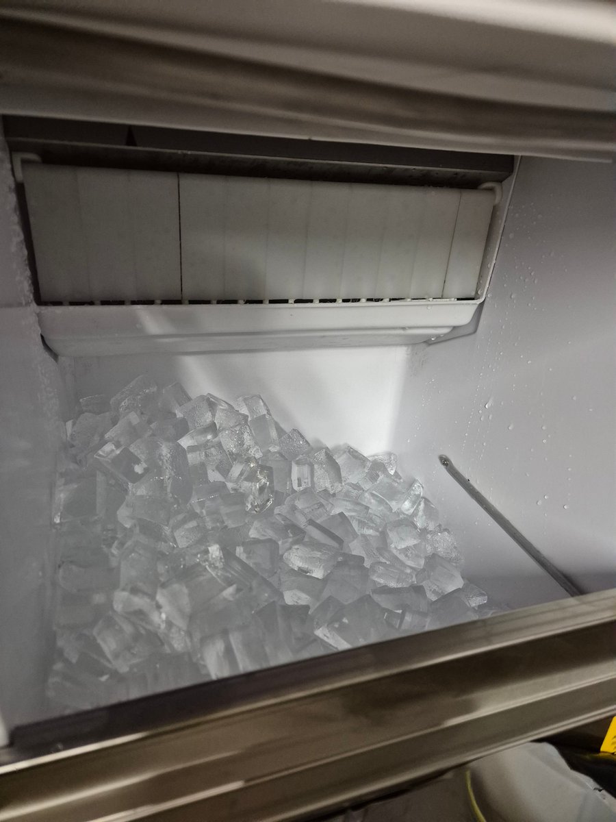 barandcatering's tweet image. We’ve proudly supplied, delivered, and professionally installed this high quality #icemaker, ensuring it’s fully set up and ready to go.
Our customer can now enjoy premium, crystal-clear #ice that keeps their drinks colder for longer! 
#icemachine #icemachineinstall #barequipment