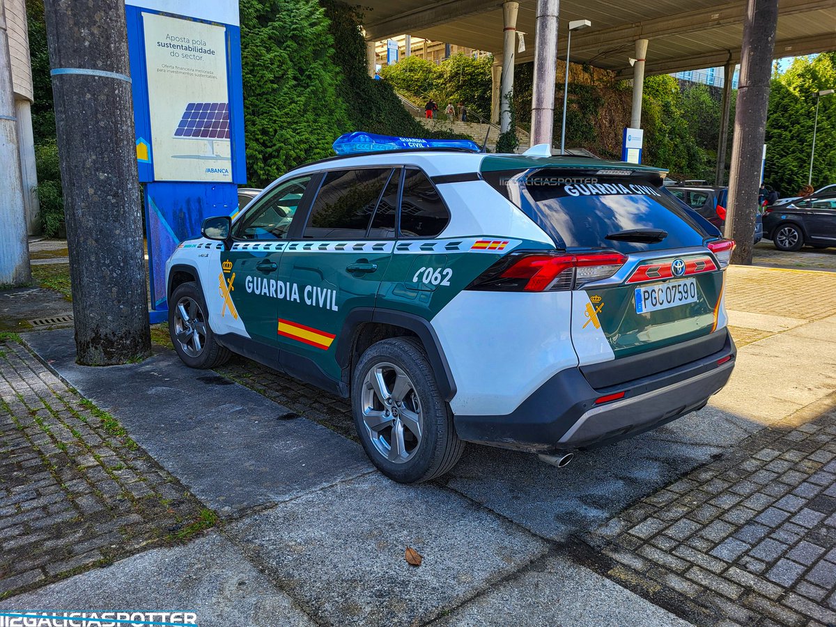 GaliciaSpotter's tweet photo. Toyota RAV4 Hybrid de la Guardia Civil.
#toyotarav4 #rav4 #toyota #sedexpo #guardiacivil #062guardiacivil #sedexpo25 #guardiacivilespañola #guardiacivil062 #guardiacivilcomprometidos #guardiacivilseguridadciudadana #galicia #police #spain🇪🇸 #guardiacivilespaña #polizei https://t.co/isHH4qqsOa