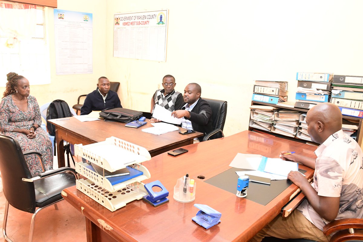 STRATHMORE ENERGY RESEARCH CENTRE (@su_serc) on Twitter photo To set the stage, we began with a courtesy call to the Ward Administrator Bernard Nzomo. ⚡📝.
Matters of energy policy 🔌🌱 and community priorities are on the table.
<a href="/OfficialMakueni/">Makueni County Government</a> I <a href="/FCDOGovUK/">Foreign, Commonwealth & Development Office</a> I <a href="/StrathU/">Strathmore University</a> I <a href="/WRIafrica/">WRI Africa</a>
#SemaUskike #YourVoiceMatters To set the stage, we began with a courtesy call to the Ward Administrator Bernard Nzomo. ⚡📝.
Matters of energy policy 🔌🌱 and community priorities are on the table.
<a href="/OfficialMakueni/">Makueni County Government</a> I <a href="/FCDOGovUK/">Foreign, Commonwealth & Development Office</a> I <a href="/StrathU/">Strathmore University</a> I <a href="/WRIafrica/">WRI Africa</a>
#SemaUskike #YourVoiceMatters