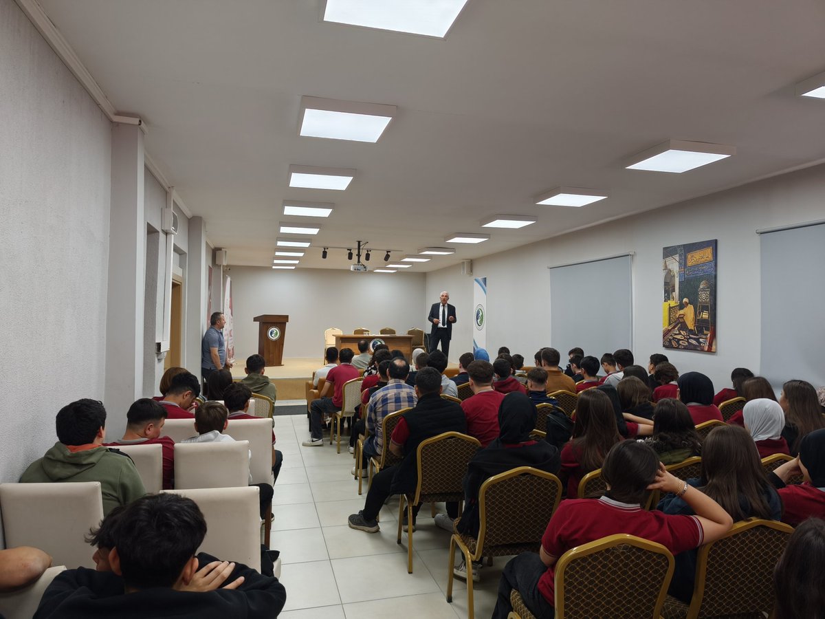 Akyazı İlçe Milli Eğitim Müdürümüz Sayın Hasan CAN Akyazı Ahi Evran Meslek Lisesinde 9. Sınıf öğrencilerine Türkiye Yüzyılı Maarif Modelinin ile ilgili seminer verdi.

<a href="/tcmeb/">Millî Eğitim Bakanlığı</a> 
<a href="/sakaryamem/">Sakarya İl Millî Eğitim Müdürlüğü</a> 
<a href="/coskunbakirtas/">Coşkun BAKIRTAŞ</a>
<a href="/Hasan_Can_54/">Hasan CAN</a>