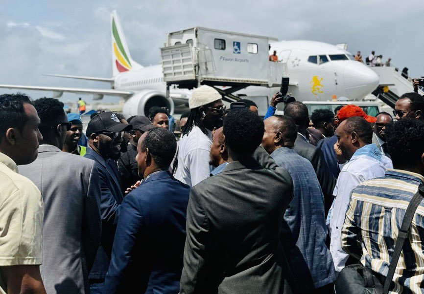 sntvnews1's tweet photo. A high-level #FIFA delegation and three African football legends: Samuel Eto’o, Emmanuel Adebayor, and Jay-Jay Okocha, arrived in #Mogadishu on Tuesday. https://t.co/b15fZVOlM0