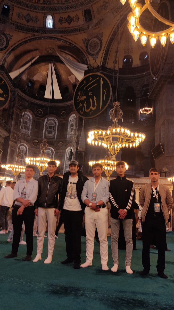 KireliMtal's tweet photo. Ecdadın izinde projesi kapsamında 11.sınıf öğrencilerimizle İstanbul gezimizi gerçekleştirdik.Eyüp Sultan Türbesi,Tekne gezisi ve Tarihi camiler ziyaret edildi.Ögrencilerimize bu geziyi sunan Konya Büyükşehir Belediyesine teşekkür ederiz.@Konyabuyuksehir ,@u_ibrahim_altay https://t.co/3opEzhRMxP