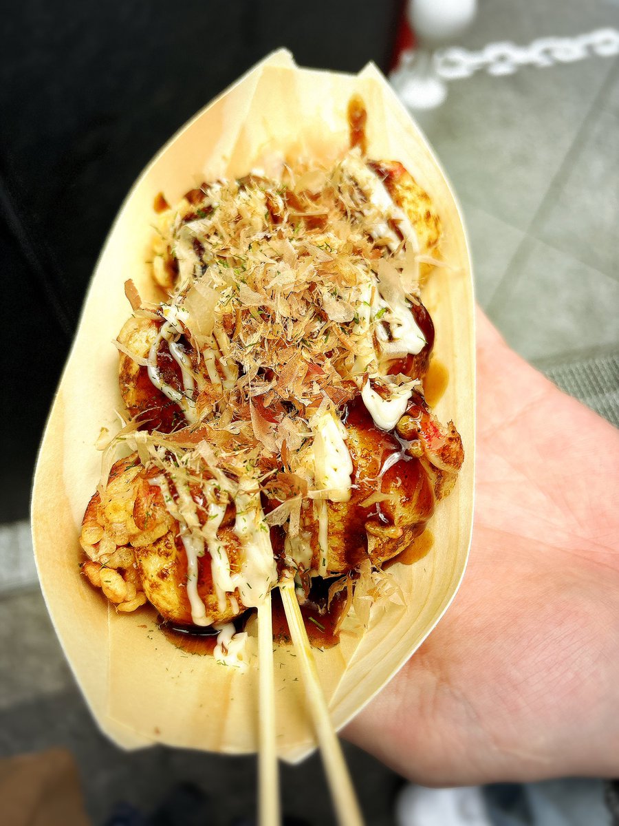 lycoris923's tweet photo. 初めての #たこ焼き #十八番 ！ずーっと気になってて、ようやく食べれた！天かす盛り盛りで美味しかった👏 https://t.co/ZdXF6tdmUX