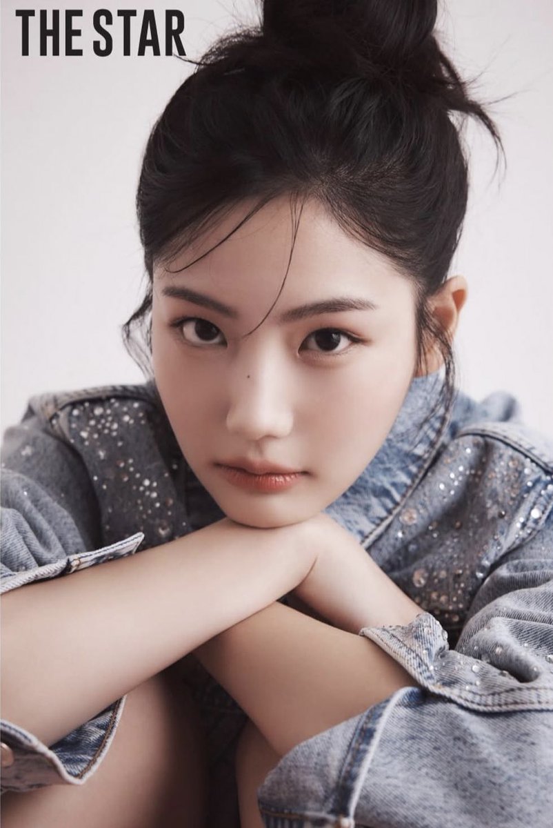 올림머리 조아람 앙나 귀여운거 아는사람
저요