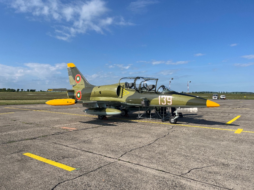 AERO Vodochody (@aero_vodochody) on Twitter photo 🇧🇬✈️ Bulgarian Albatros back in the sky!
The first overhauled and modernized L-39ZA for the Bulgarian Air Force just took off from <a href="/AERO_Vodochody/">AERO Vodochody</a>.
Thanks to our Czech partners incl. LOM PRAHA for their support – and to the Bulgarian MoD for their trust! 🙌
#AeroVodochody #L39ZA 🇧🇬✈️ Bulgarian Albatros back in the sky!
The first overhauled and modernized L-39ZA for the Bulgarian Air Force just took off from <a href="/AERO_Vodochody/">AERO Vodochody</a>.
Thanks to our Czech partners incl. LOM PRAHA for their support – and to the Bulgarian MoD for their trust! 🙌
#AeroVodochody #L39ZA