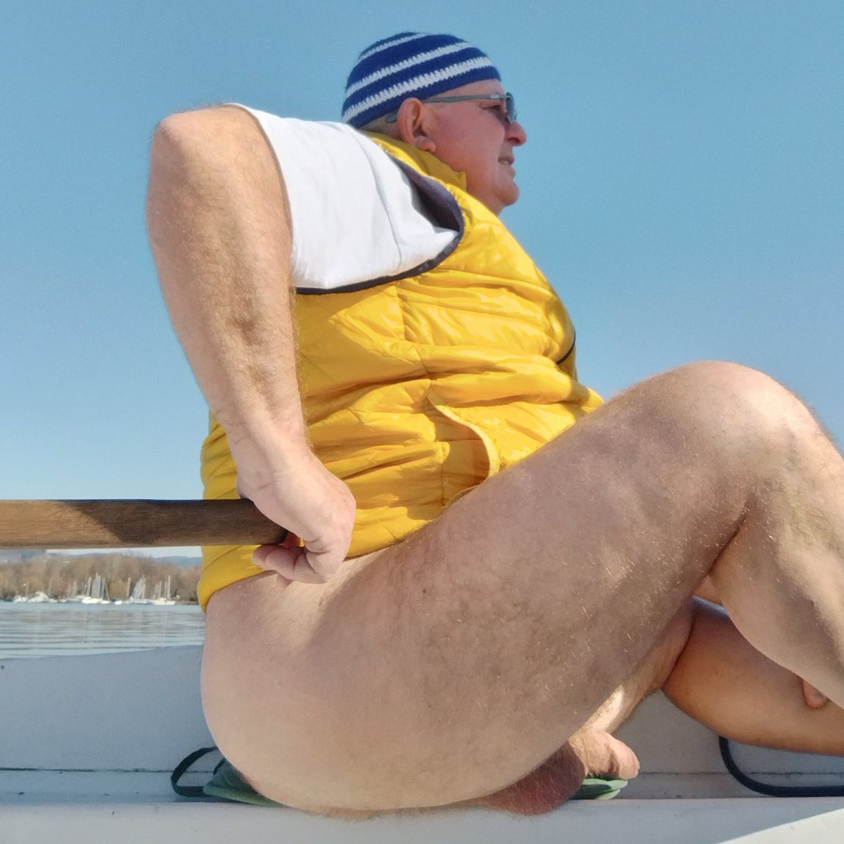 #ItalianDaddy New sailing photoset now available 🦋 Check my link collection to see the photos... &gt;&gt;&gt; linktr.ee/henrysoldmenli…