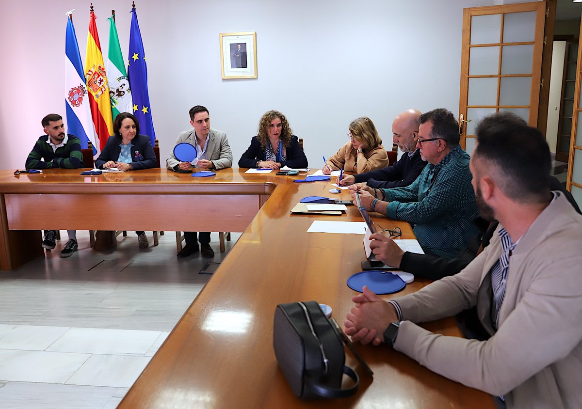 🏳️‍🌈El jurado de los premios del #DíaOrgulloJerez concede ⤵️

🌈 El Premio Arcoiris a Samantha Ballantines 
🌈Un accésit a la AVV San Miguel 

☁️El Premio Nubarrón a la expansión del odio contra las personas LGTBIQAP+ a través de las redes sociales

ℹ️🔗acortar.link/pMYZw2