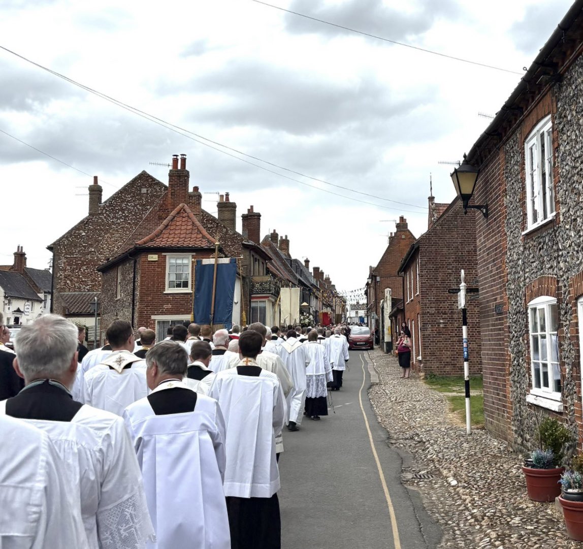 Bishop of Southwark (@bishopsouthwark) on Twitter photo Glad and thankful once again to join the National Pilgrimage <a href="/ShrineOLW/">The Shrine of OLW</a> in fine weather and much appreciated The Dean of Windsor's address on the significance of the early Councils of the Church including #Nicaea1700 and Ephesus which decreed Mary as Theotokos #MarySisterinFaith Glad and thankful once again to join the National Pilgrimage <a href="/ShrineOLW/">The Shrine of OLW</a> in fine weather and much appreciated The Dean of Windsor's address on the significance of the early Councils of the Church including #Nicaea1700 and Ephesus which decreed Mary as Theotokos #MarySisterinFaith