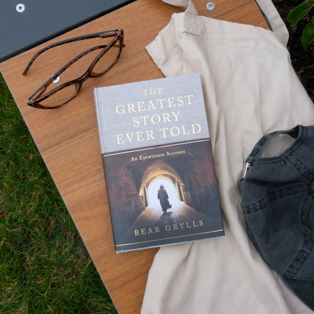 Hodder Faith (@hodderfaith) on Twitter photo Pause to listen. Bear Grylls invites you into something bigger: #TheGreatestStoryEverTold
🗓️Coming soon.
🛒Available to pre-order.
🌿Find out more linktr.ee/GreatestStory
#BearGryllsBook #ThisStoryIsForYou #FaithEverywhere #BigChurchRead #UniversalStory <a href="/BearGrylls/">Bear Grylls OBE</a> Pause to listen. Bear Grylls invites you into something bigger: #TheGreatestStoryEverTold
🗓️Coming soon.
🛒Available to pre-order.
🌿Find out more linktr.ee/GreatestStory
#BearGryllsBook #ThisStoryIsForYou #FaithEverywhere #BigChurchRead #UniversalStory <a href="/BearGrylls/">Bear Grylls OBE</a>
