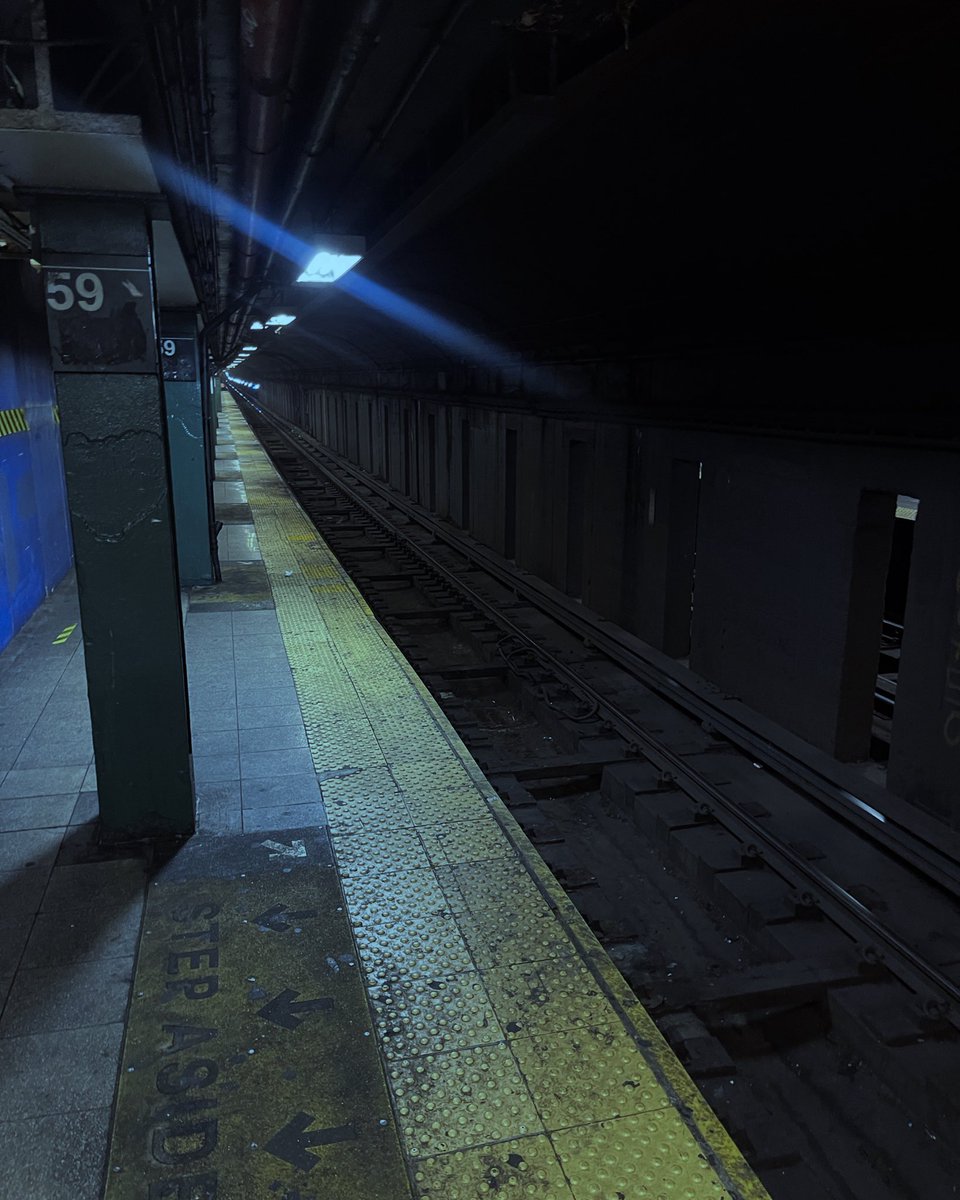 NightRoamers's tweet photo. Subway platform
#nightroamers #nocturnalsocialmedia #subway #subwayplatform https://t.co/pnlEoEEvKI