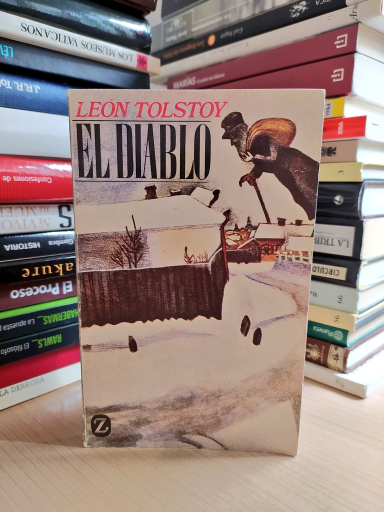 "El diablo" de Tolstói (1911). Es una novela corta y póstuma, que no es tan conocida como otras de sus obras. ¡Pero me ha parecido muy buena! Tiene aspectos autobiográficos. Nos habla sobre la tentación, pero más fatalmente, sobre cómo el protagonista termina huyendo de ella.