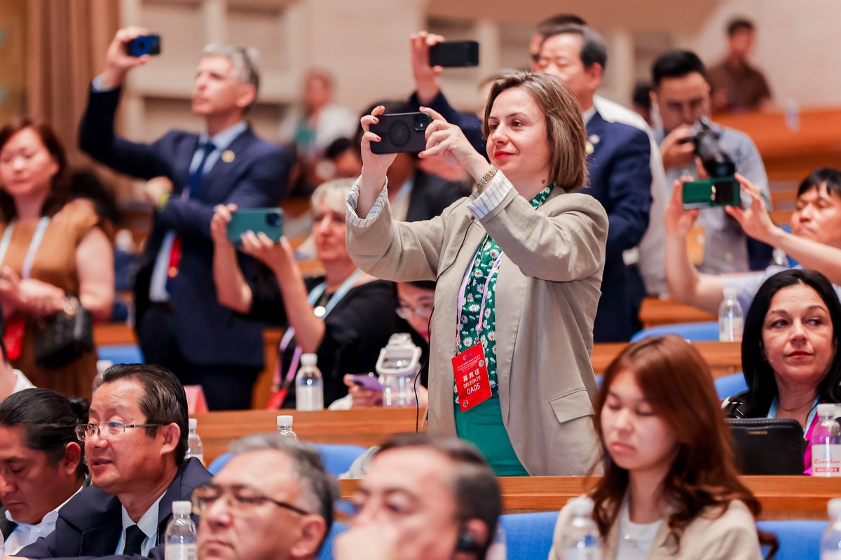 iShandong's tweet photo. The 2025 Shandong International Friendship Cities Cooperation and Exchange Week kicked off on May 27, welcoming around 900 international guests from 47 countries for a week of dialogue, collaboration, and cultural exchange. #ShandongUpdates #OpenShandong #IFCCE https://t.co/w8vaOT8frr