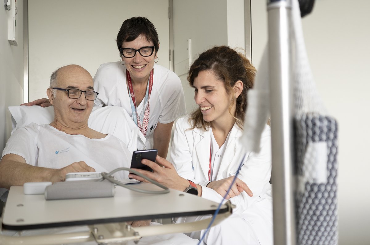 Hospital Universitari Bellvitge | HUB (@hbellvitge) on Twitter photo 📱 Amb el titular ‘La telemedicina que ajuda el cor’, el <a href="/elpuntavui/">El Punt Avui 🎗️</a> també es fa ressò sobre el projecte HERMeS de l’#hbellvitge que ajuda a pacients amb insuficiència cardiovascular a tenir controlats els seus biomarcadors i que ha reduït fns a un 54% la mortalitat i un 70% les 📱 Amb el titular ‘La telemedicina que ajuda el cor’, el <a href="/elpuntavui/">El Punt Avui 🎗️</a> també es fa ressò sobre el projecte HERMeS de l’#hbellvitge que ajuda a pacients amb insuficiència cardiovascular a tenir controlats els seus biomarcadors i que ha reduït fns a un 54% la mortalitat i un 70% les