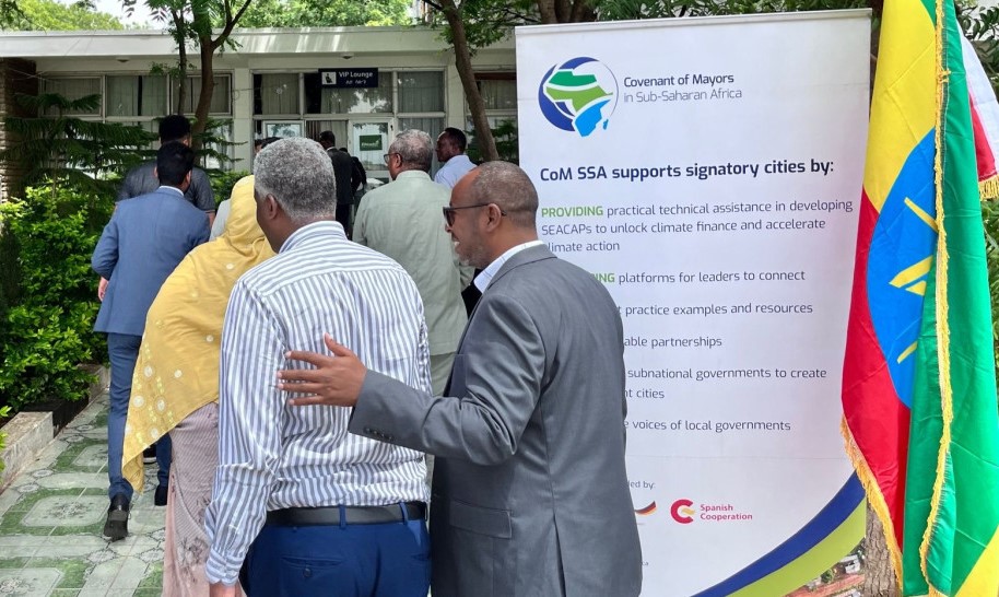 Covenant of Mayors in Sub-Saharan Africa (@comossafrica) on Twitter photo ๐๐ผ๐น๐น๐ฎ๐ฏ๐ผ๐ฟ๐ฎ๐๐ถ๐ผ๐ป ๐ถ๐ ๐ฎ๐ ๐๐ต๐ฒ ๐ต๐ฒ๐ฎ๐ฟ๐ ๐ผ๐ณ ๐ฒ๐ณ๐ณ๐ฒ๐ฐ๐๐ถ๐๐ฒ ๐ฐ๐น๐ถ๐บ๐ฎ๐๐ฒ ๐ฎ๐ฐ๐๐ถ๐ผ๐ป.ย ๐ค
Across sub-Saharan Africa, cities face shared climate risks. Addressing these challenges in isolation is neither efficient nor sustainable.
๐#CoMSSA has championed ๐๐ผ๐น๐น๐ฎ๐ฏ๐ผ๐ฟ๐ฎ๐๐ถ๐ผ๐ป ๐ถ๐ ๐ฎ๐ ๐๐ต๐ฒ ๐ต๐ฒ๐ฎ๐ฟ๐ ๐ผ๐ณ ๐ฒ๐ณ๐ณ๐ฒ๐ฐ๐๐ถ๐๐ฒ ๐ฐ๐น๐ถ๐บ๐ฎ๐๐ฒ ๐ฎ๐ฐ๐๐ถ๐ผ๐ป.ย ๐ค
Across sub-Saharan Africa, cities face shared climate risks. Addressing these challenges in isolation is neither efficient nor sustainable.
๐#CoMSSA has championed
