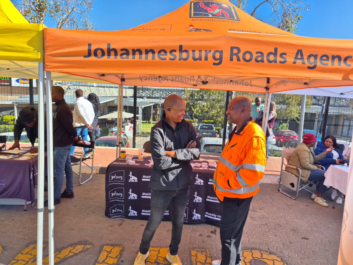CityofJoburgZA's tweet photo. @MyJRA @Loyiso_Masuku @DadaMorero @JoburgMPD @CityofJoburgEMS @CRUMRegionA Community members are encouraged to engage, enquire about the City’s services, and submit any service delivery-related queries for support.
#AcceleratedServiceDelivery #JoburgServices ^LM https://t.co/big4OaQD6h