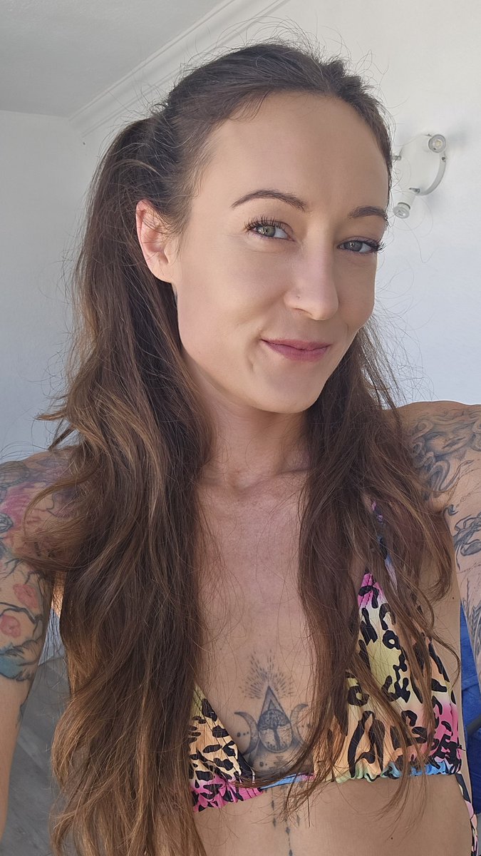 Guess who's about to be consensually abused !? 
.... 🙋‍♀️😈💦