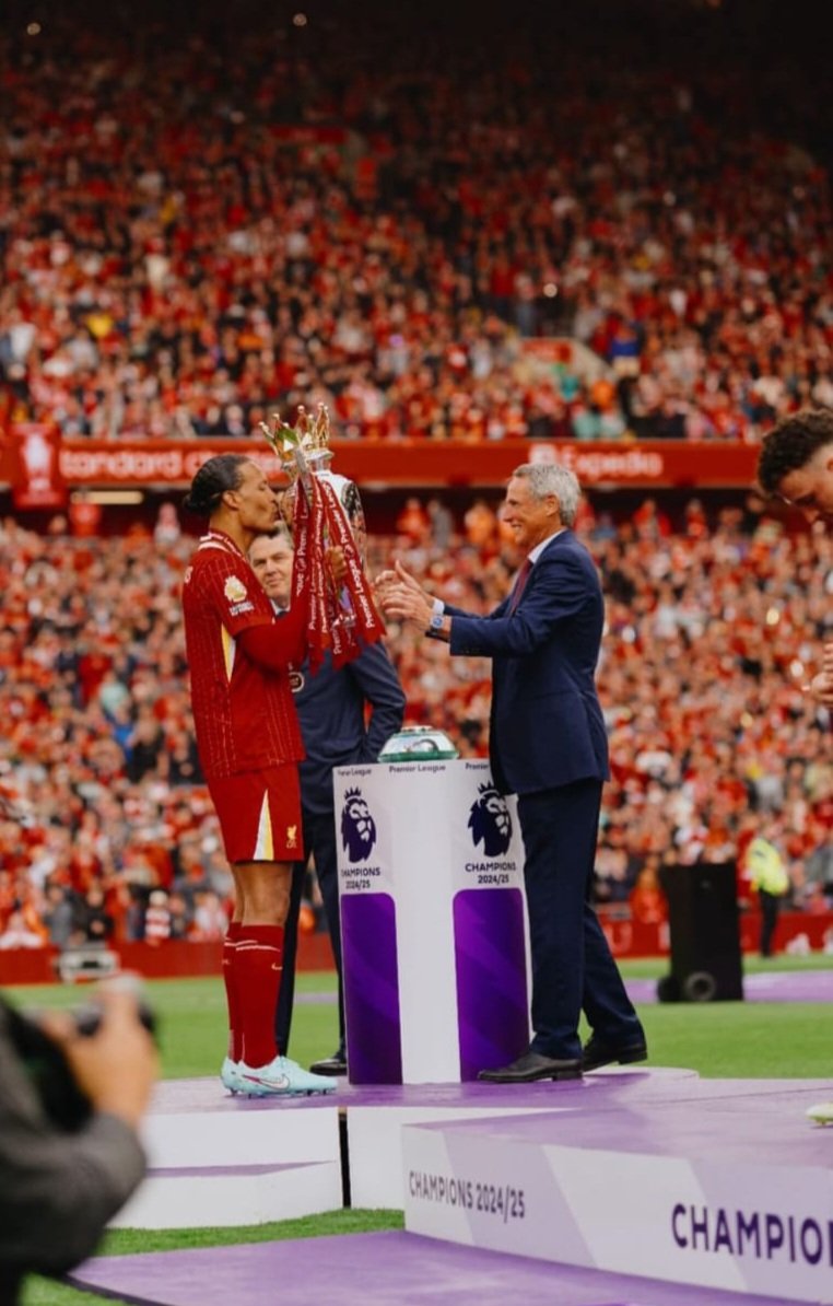 Try not to let what happened yesterday tarnish, what was an incredible weekend. Hopefully all those who were injured in that despicable incident make a full recovery. #YNWA ❤️