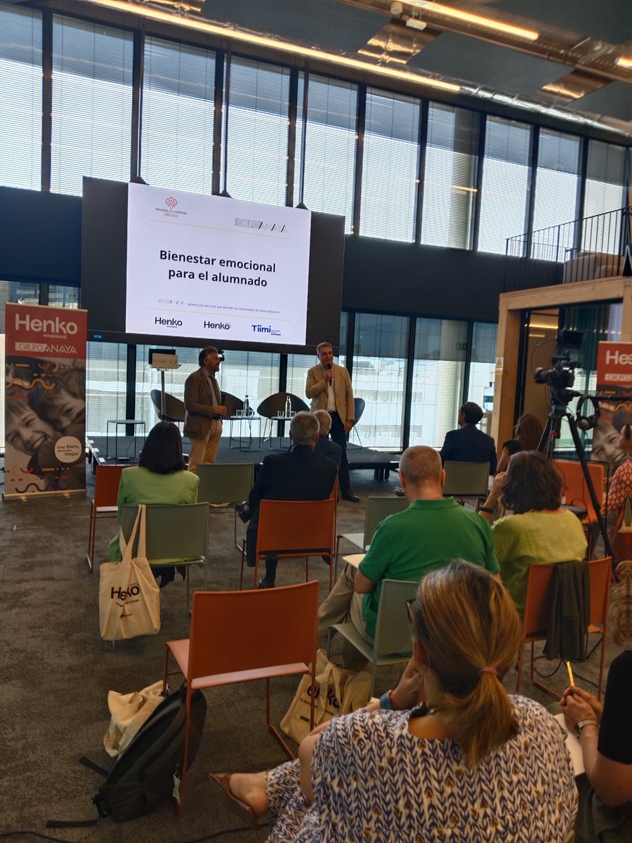 ARTESecm (@artesecm) on Twitter photo Jornadas <a href="/ecatolicmadrid/">Escuelas Católicas Madrid</a> junto con el Grupo Anaya. Inaugura <a href="/emilio_daz/">Emilio Díaz</a> Bienestar emocional del alumnado. Interviene D. Rafael Bisquerra desde un planteamiento que da una importancia relevante a la educación emocional en la escuela. Jornadas <a href="/ecatolicmadrid/">Escuelas Católicas Madrid</a> junto con el Grupo Anaya. Inaugura <a href="/emilio_daz/">Emilio Díaz</a> Bienestar emocional del alumnado. Interviene D. Rafael Bisquerra desde un planteamiento que da una importancia relevante a la educación emocional en la escuela.