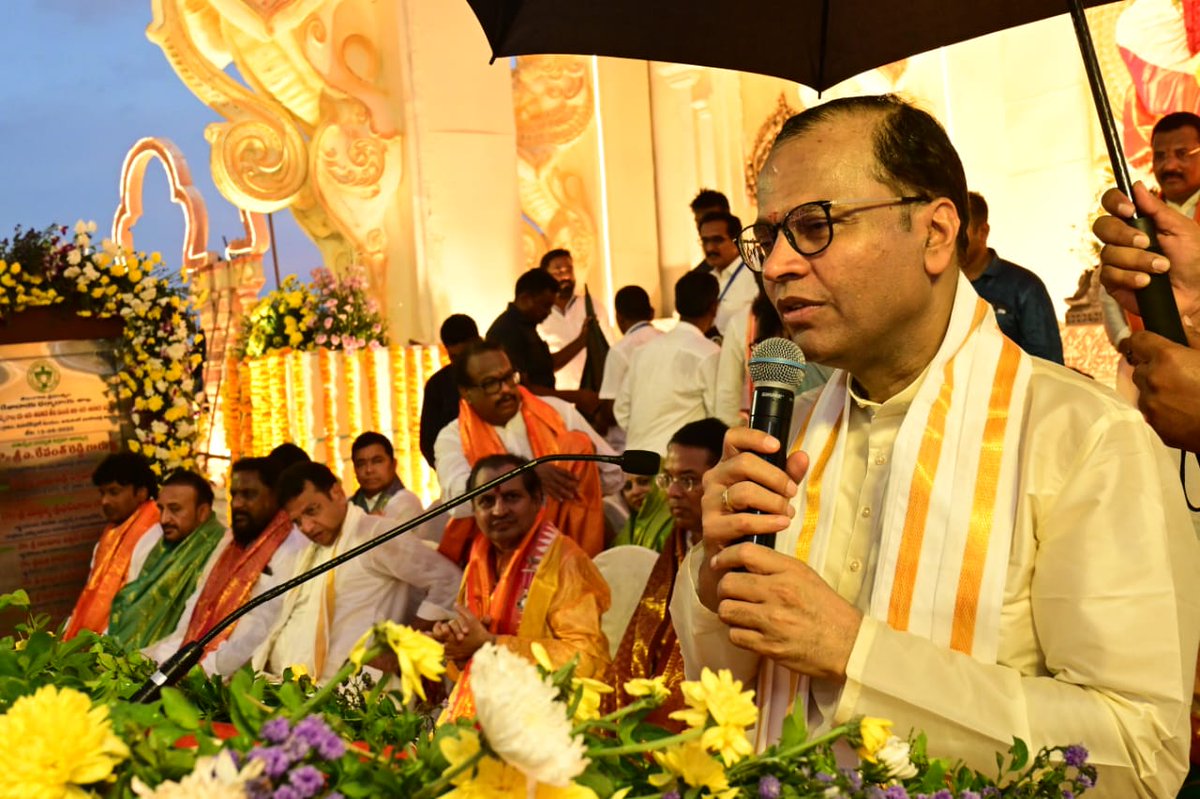 TelanganaCS's tweet photo. Chief Secretary participated in the concluding ceremony of Saraswathi Pushkaralu along with Hon’ble Minister and other dignitaries on 26th May, 2025. He commended &amp; thanked each and everyone who worked for successful completion of Pushkaralu.

#Saraswathipushkaralu https://t.co/aUEfyLxf8w