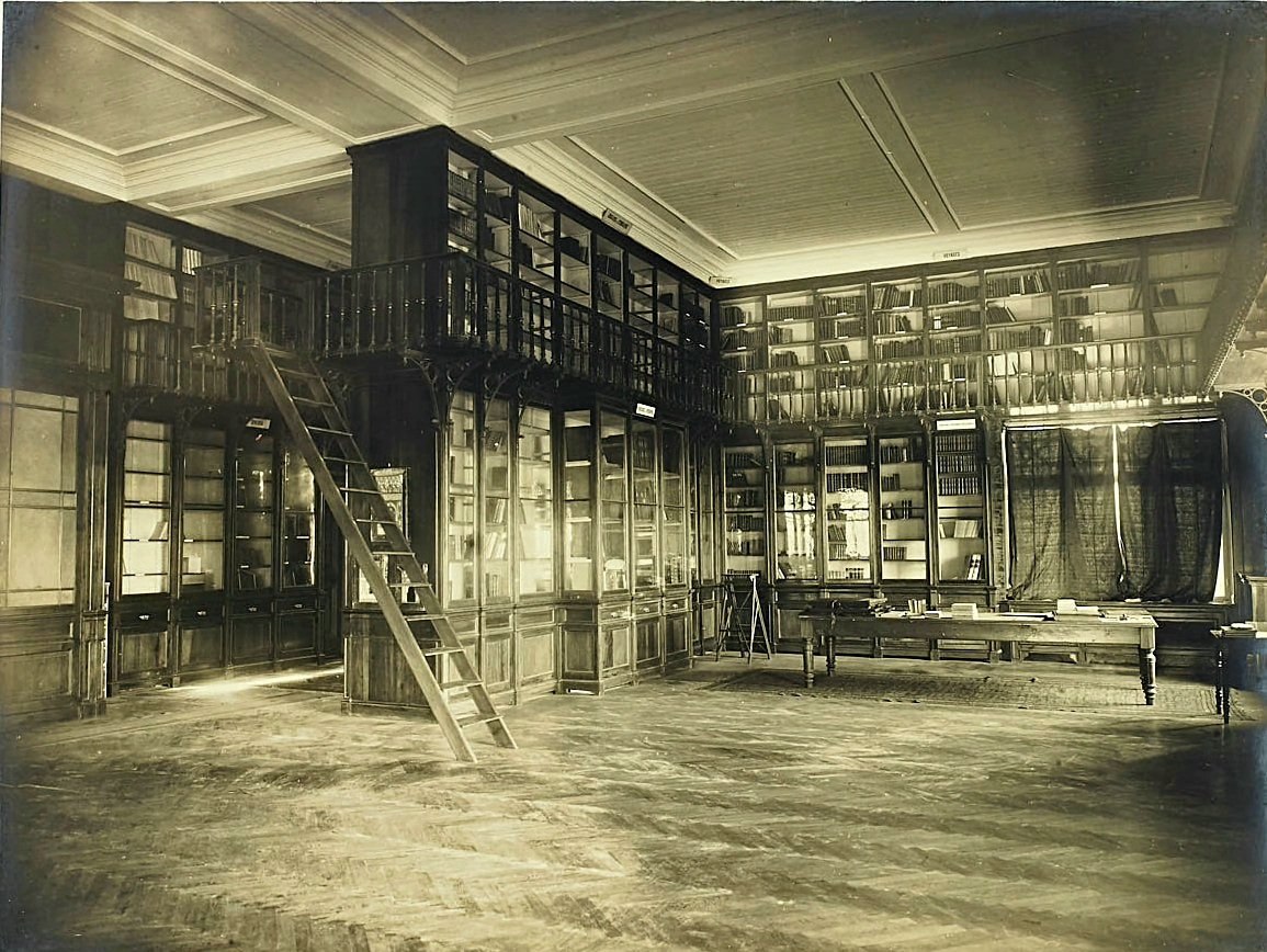 Fatma ÜREKLİ (@fatmaurekli) on Twitter photo Müze-i Hümayun (Arkeoloji Müzesi) Kütuphanesi, sene 1892. #İstanbul
#arkeoloji 
#müzeihümayun Müze-i Hümayun (Arkeoloji Müzesi) Kütuphanesi, sene 1892. #İstanbul
#arkeoloji 
#müzeihümayun