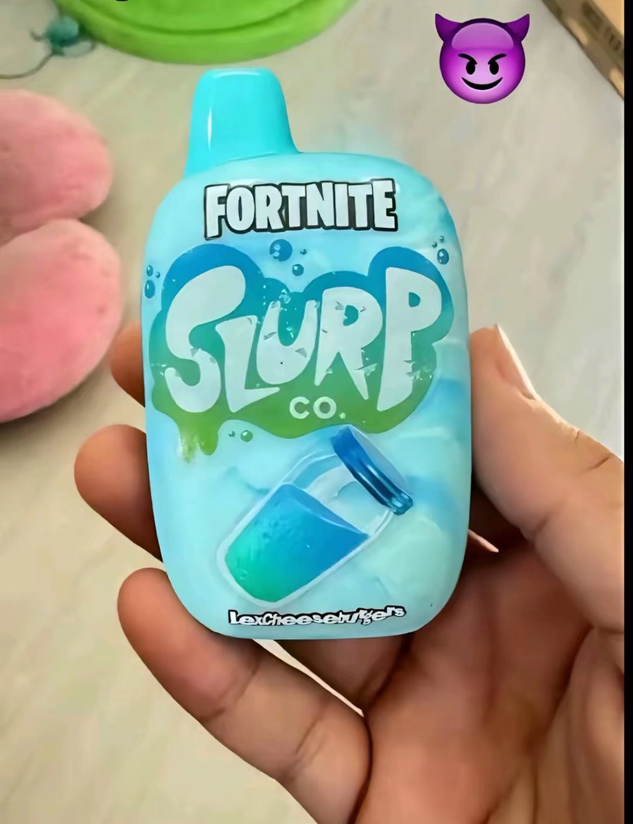 RipSantana_'s tweet photo. -“mi hijo es doctor”
+”mi hijo es ingeniero”
>mi hijo es aura farmer y vende vapes de fortnite💯

🥷 eso es mamá humillalas… https://t.co/H1HCdNmi6T