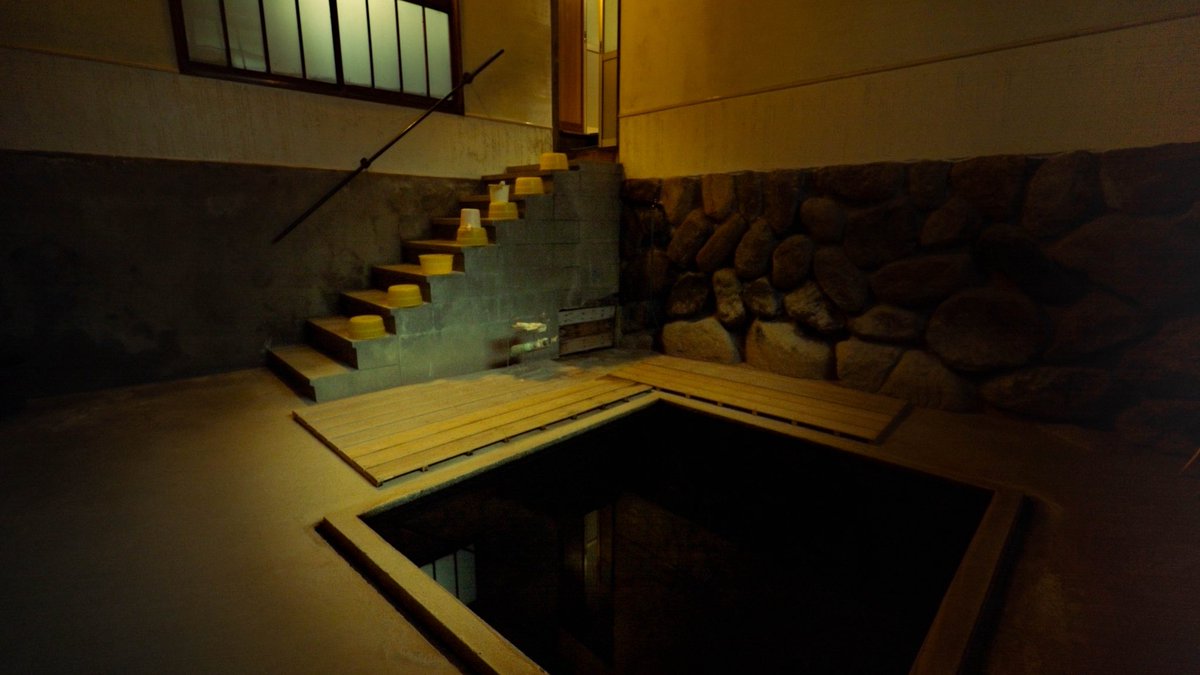 CustomNeco's tweet photo. 三朝温泉の桶屋旅館さんにお世話になりました。
鄙びた雰囲気がたまりません。
天候の悪さも、抒情的な雰囲気を醸し出しまして…堪能させて頂きました。 https://t.co/Rqb72f6Nt8