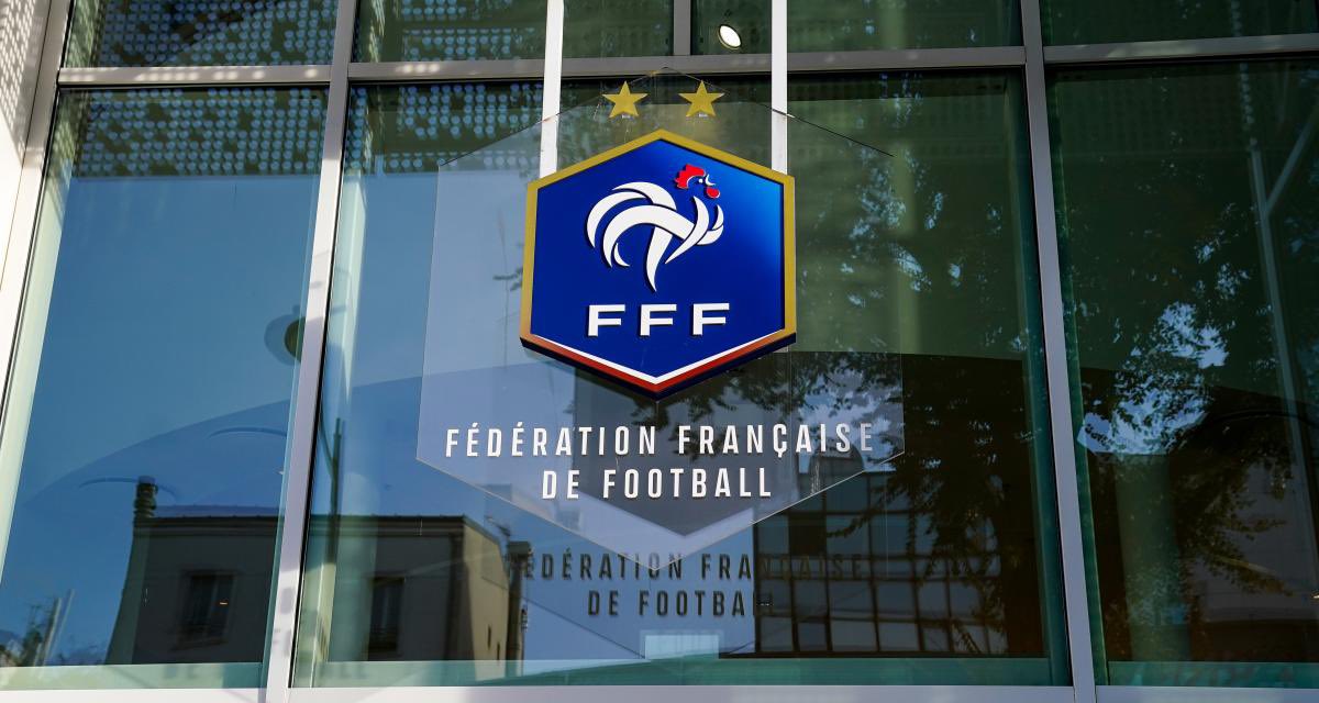 DonFcgb's tweet image. 🚨 #AvenirFCGB : 

👀 En cas de plan de cession, 𝐬𝐢 𝐥𝐞 𝐝𝐨𝐬𝐬𝐢𝐞𝐫 𝐝’𝐎𝐥𝐢𝐯𝐞𝐫 𝐊𝐚𝐡𝐧 𝐞𝐬𝐭 𝐫𝐞𝐭𝐞𝐧𝐮, l’avenir sportif des #Girondins reviendra entre les mains du Comité exécutif de la @FFF et de sources fédérales : 𝐮𝐧 𝐦𝐚𝐢𝐧𝐭𝐢𝐞𝐧 𝐞𝐧 𝐍𝟐 𝐧’𝐞𝐬𝐭…