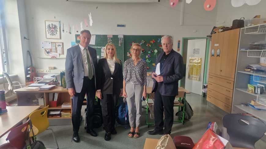 📢 #ECRI Delegation visited #Austira from 19 to 23 May 2025. ECRI gathered information on tackling #hatespeech and hate crimes, ensuring #equality and #inclusion in #education and #healthcare. The report is expected to be published in 2026.  

Read More: go.coe.int/ukRr9