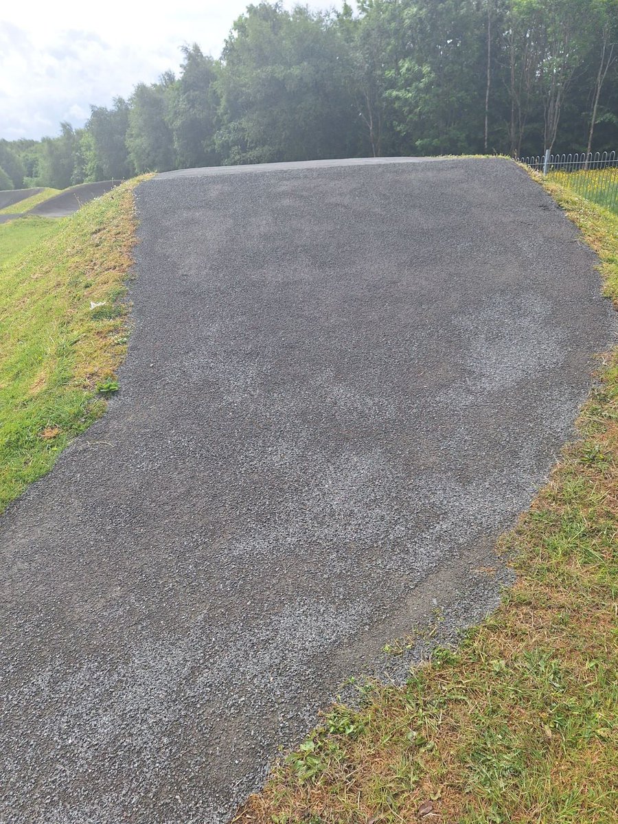 EDCouncil's tweet photo. Wheely good news! The specialist BMX track at Langfaulds Park in Bearsden has had a fantastic upgrade ahead of the summer holidays. 

Resurfacing works on the track are now complete and the improvements will ensure many more years of bunny hopping, spinning and jumping 🚲 https://t.co/ku03Arr06j