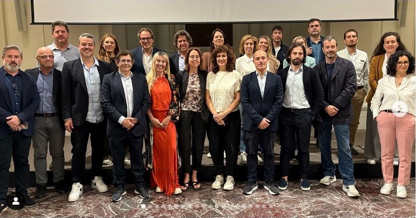 AMA Audiovisual (@ama_audiovisual) on Twitter photo Se ha celebrado en Roma el primer #encuentro de productoras y productores de Roma y Madrid y <a href="/AMA_audiovisual/">AMA Audiovisual</a> ha estado presente.
Gracias a <a href="/CineICAA/">ICAA</a> , <a href="/film_madrid/">Film Madrid</a> y <a href="/ComunidadMadrid/">Comunidad de Madrid</a> por auspiciar este encuentro que esperamos continuar en Madrid próximamente. Y cómo no, Se ha celebrado en Roma el primer #encuentro de productoras y productores de Roma y Madrid y <a href="/AMA_audiovisual/">AMA Audiovisual</a> ha estado presente.
Gracias a <a href="/CineICAA/">ICAA</a> , <a href="/film_madrid/">Film Madrid</a> y <a href="/ComunidadMadrid/">Comunidad de Madrid</a> por auspiciar este encuentro que esperamos continuar en Madrid próximamente. Y cómo no,