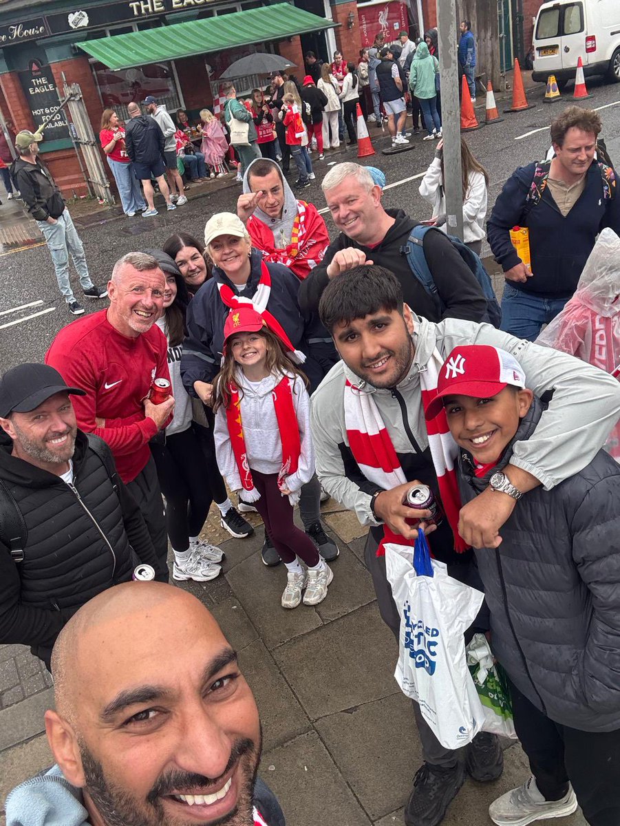 Top day ruined by some absolute imbecile. 
What a city, what a club ❤️❤️❤️