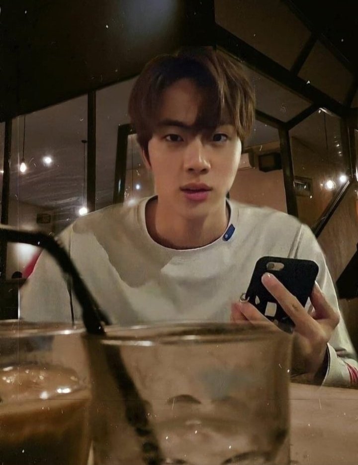 jinspam_'s tweet photo. Some peek Seokjin boyfriend looks !!

A thread~ https://t.co/BwZKasirX7