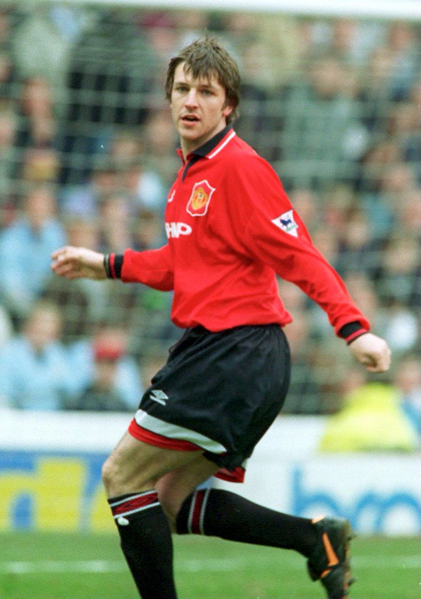 <a href="/Sharpeyofficial/">Lee Sharpe</a> celebrates his 54th birthday today. He made his debut in Sept 1988 v West Ham. Lee went on to win 3 x PL titles, 2 x FA Cups, 1 x League Cup and the ECWC. Have a great day sir #mufc 🎂🎉