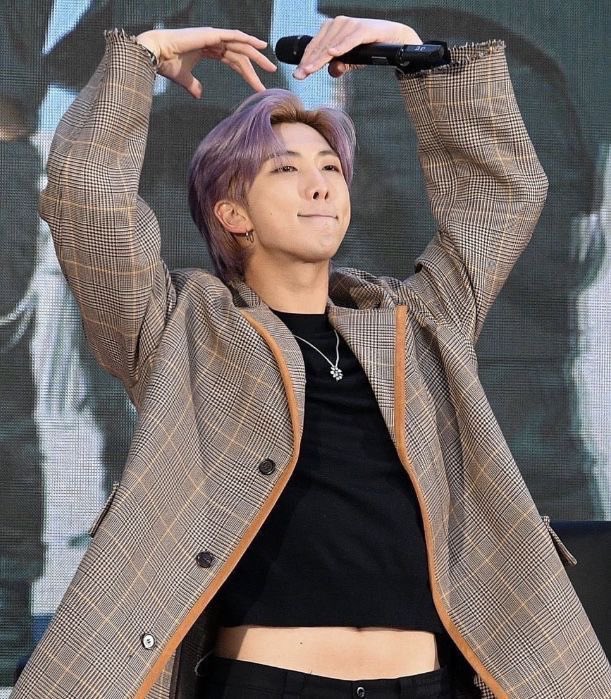 silveross67's tweet image. CONGRATULATIONS RM
WE ARE PROUD OF YOU RM
PROUD OF YOU RM 
FATHER OF K-POP
PROUD OF YOU RM
RM AMAS FAVORITE K-POP ARTIST
#RM_AMAFavoriteKpopArtist
#AMAs
#RMwinsAtAMA2025
#RMAMAS2025
#RMFavoriteKpopArtist