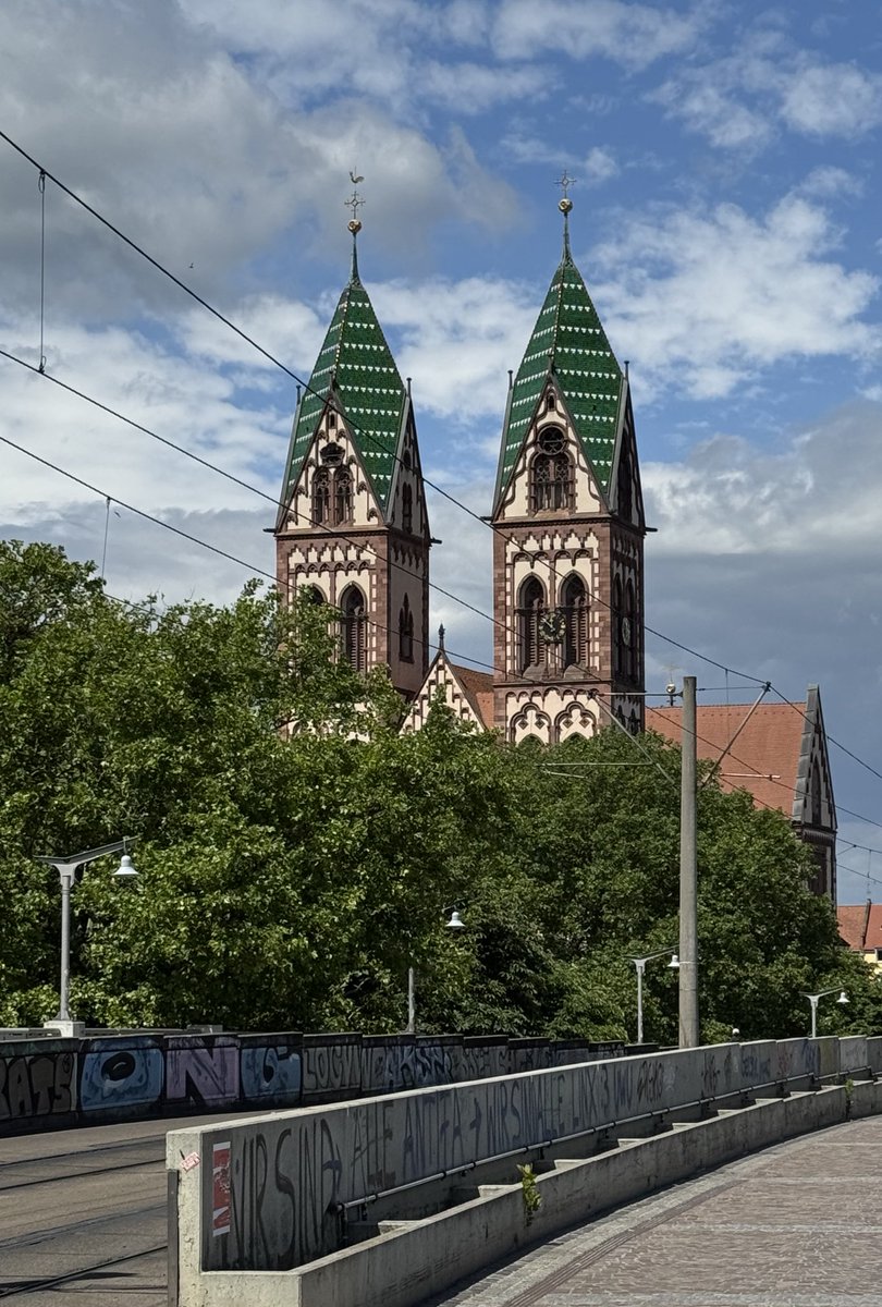 Oberfeldbesen tweet media