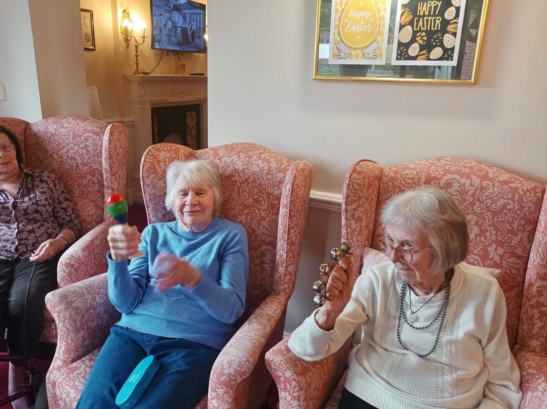 CroftCareHome's tweet photo. Here at The Croft, companionship is at the heart of everything we do. 🥰

From group games and reading clubs to music sessions, and quiet chats with our carers, our wide range of activities helps bring our residents together in meaningful ways. 📖🎶🎲

#activities #carehome https://t.co/SvsPOJf3n2