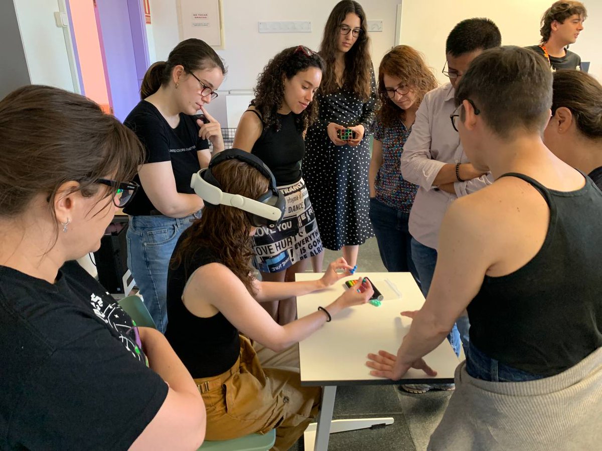 oteaucm's tweet image. Hoy en nuestro curso de @FormacionUCM junto a @diUCM en @informaticaucm...
🕶️ Visión con lesiones oculares en VR
🖐️ Aprendizaje de #Braille con un regalo 3D para todos los participantes
🛠️ Traductor a #Braille para su impresión en 3D con estimación de coste (¡primicia!)
