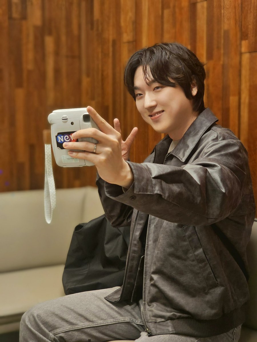 PITTA_official's tweet image. [#PITTA] 
어제 공개된  네이버 웹툰 벤타블랙 OST 
&amp;lt;VANTA BLACK&amp;gt; 잘 듣고 계신가요? 🔊

참여를 바로 결정할 정도로 단숨에 반한 곡이었는데요 좋은 반응을 얻고 있다고해서 매우 기쁩니다😆

#PITTA #강형호 #HyungHoKang 
#벤타블랙 #VANTABLACK #네이버웹툰