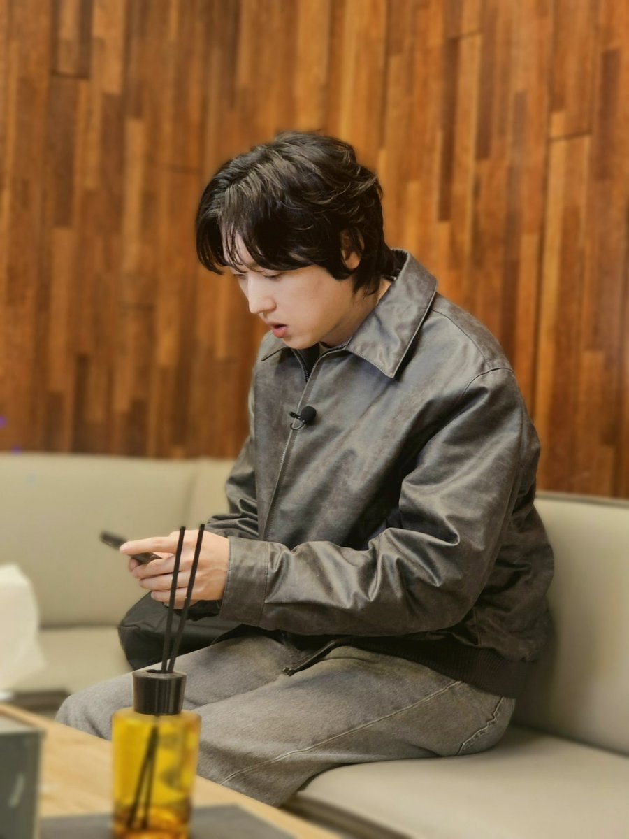 PITTA_official's tweet image. [#PITTA] 
어제 공개된  네이버 웹툰 벤타블랙 OST 
&amp;lt;VANTA BLACK&amp;gt; 잘 듣고 계신가요? 🔊

참여를 바로 결정할 정도로 단숨에 반한 곡이었는데요 좋은 반응을 얻고 있다고해서 매우 기쁩니다😆

#PITTA #강형호 #HyungHoKang 
#벤타블랙 #VANTABLACK #네이버웹툰