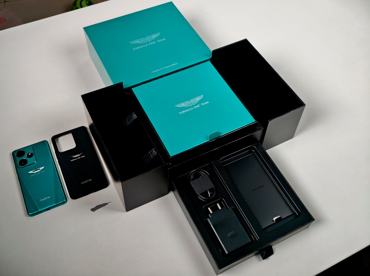 realme GT7 Dream Edition box and box content 😀
#winrealmeGT7 #realmeGT7 #powerthatneverstops