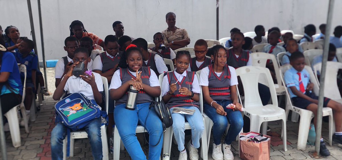 917wavefm's tweet image. The stage is set!
The children are already!

It’s our 2025 children’s day celebration happening live at our office, 30 forces Avenue, Old GRA Port Harcourt.

#RadioandMe25 #Childrensday25 #Wavefm