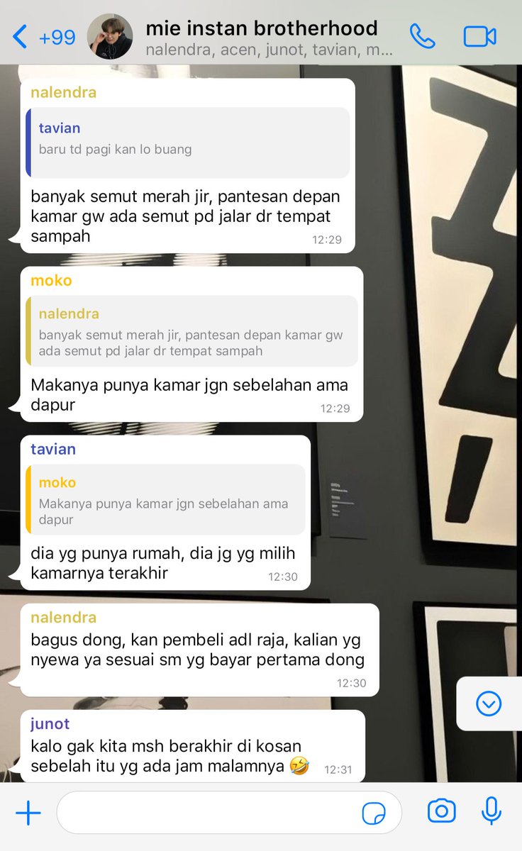 amarantcy's tweet image. 002. grup chat kosan Adikara. jadi keluarga Nalen punya 1 rumah 2 lantai yg kamarnya tuh 7, dan disewain perkamar gitu sejak Nalen kuliah. pas deh ketemu mereka ini...