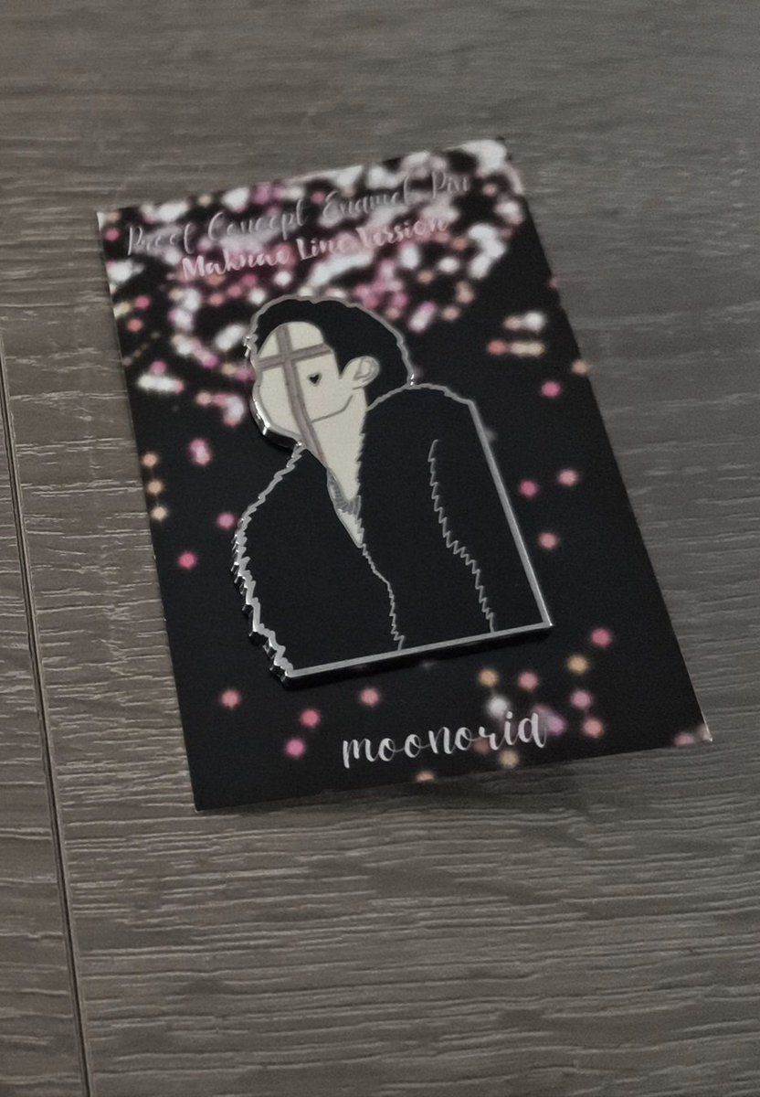 Et le pin's de Tae mon dieu je l'aime trop. La qualité est incroyable 🥰
Encore un grand merci <a href="/Moony_euphoria/">Moon⁷☾ 𝑩𝑻𝑺 𝒚𝒆𝒂𝒓 ECHO OSAKA D2💎</a> <a href="/ByMoonoria/">Moonoria</a>