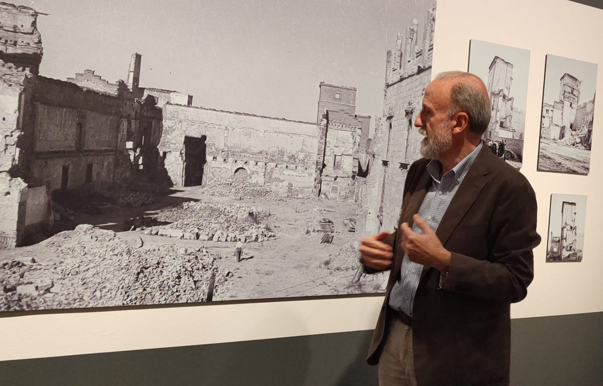 👉El sábado pasado visitamos la exposición El arquitecto Rodolfo García-Pablos en el Palacio Arzobispal de Alcalá (1943-1948), en el MARPA (Museo Arqueológico y Paleontológico de la Comunidad de Madrid)

🙋La visita estuvo dirigida por Gustavo Chamorro Merino, presidente de ARPA