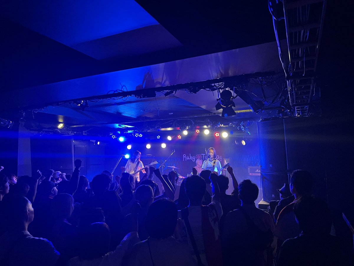 RubyTuesday_HOT's tweet image. 【メとメ】
本日1組目は名古屋からのメとメ!
「過去たらし」始まりで嬉しい!
好きな曲!
トラブルも含めて絶対はないこの瞬間を魅せてくれてやっと呼べてよかったです!
